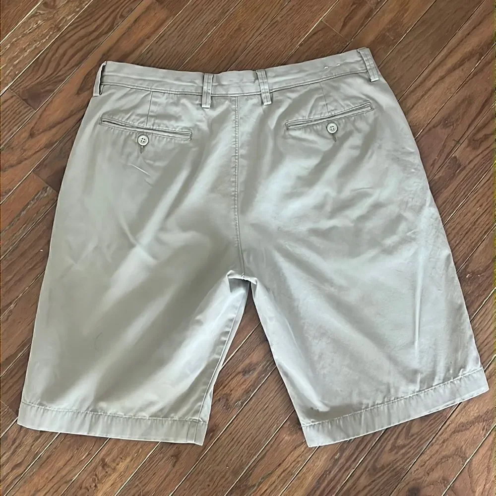 J. Crew Men’s 33 khaki tan flat front preppy shorts